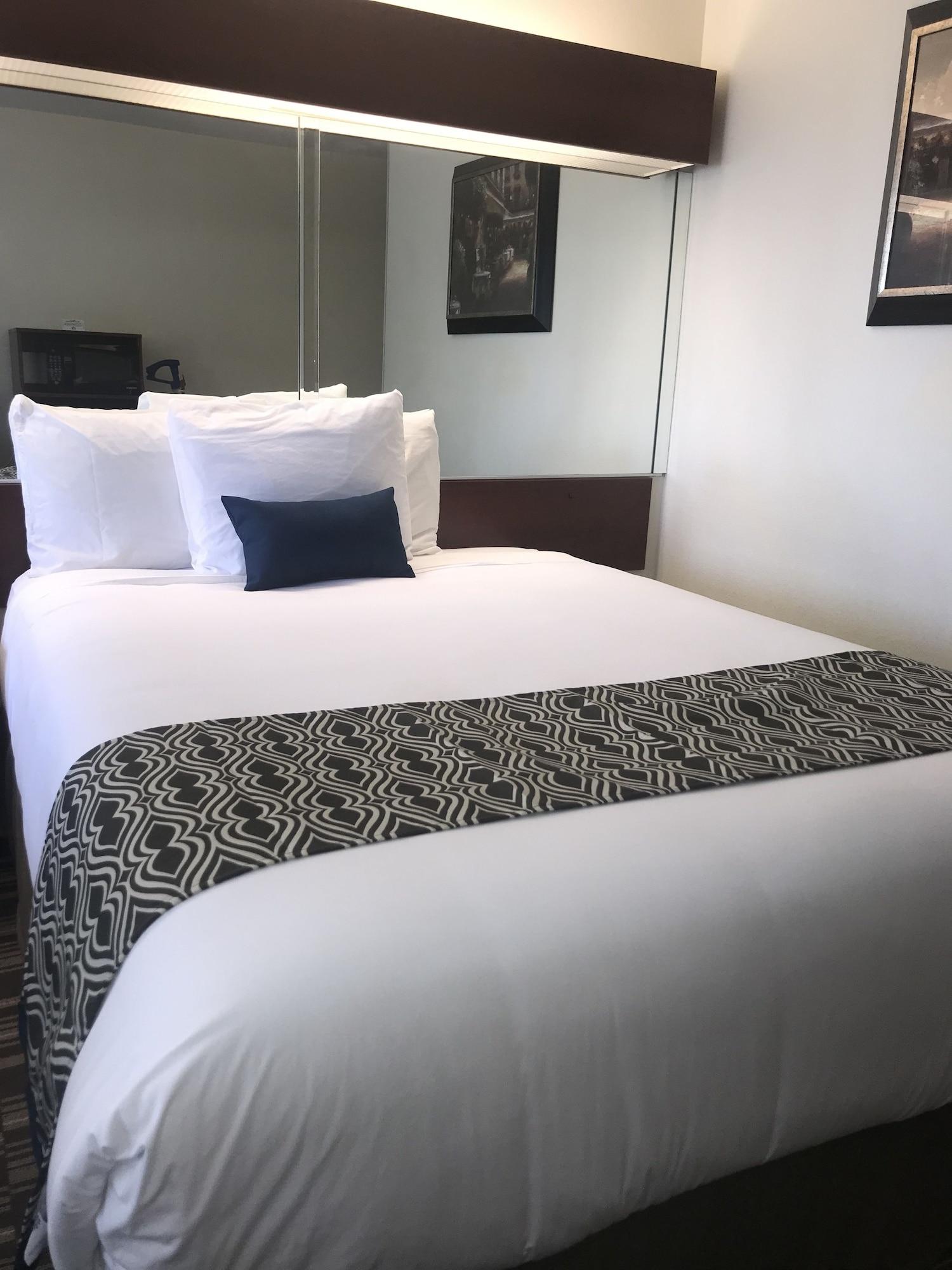 Microtel Inn & Suites By Wyndham Indianapolis Airport Exterior foto