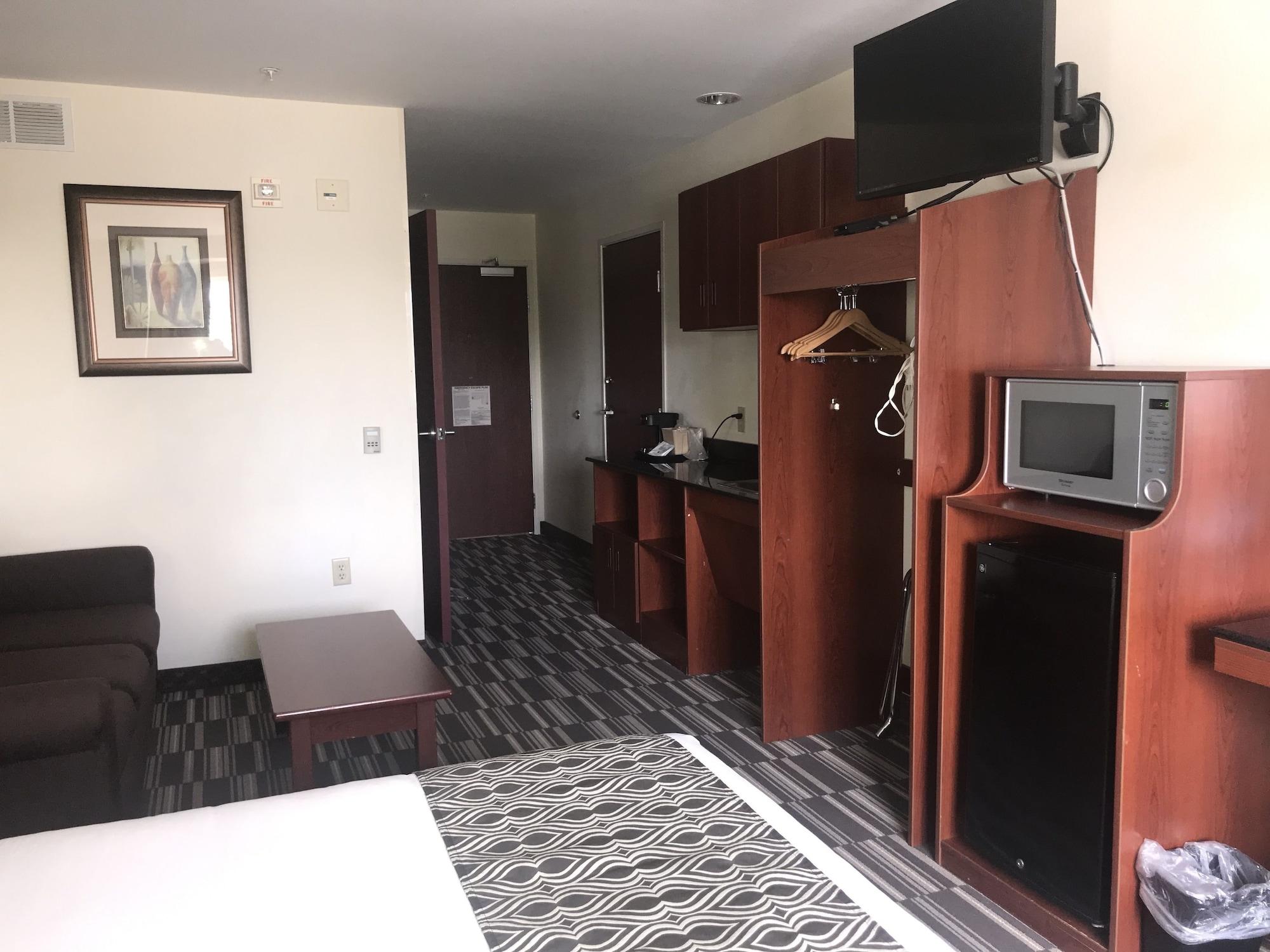 Microtel Inn & Suites By Wyndham Indianapolis Airport Exterior foto
