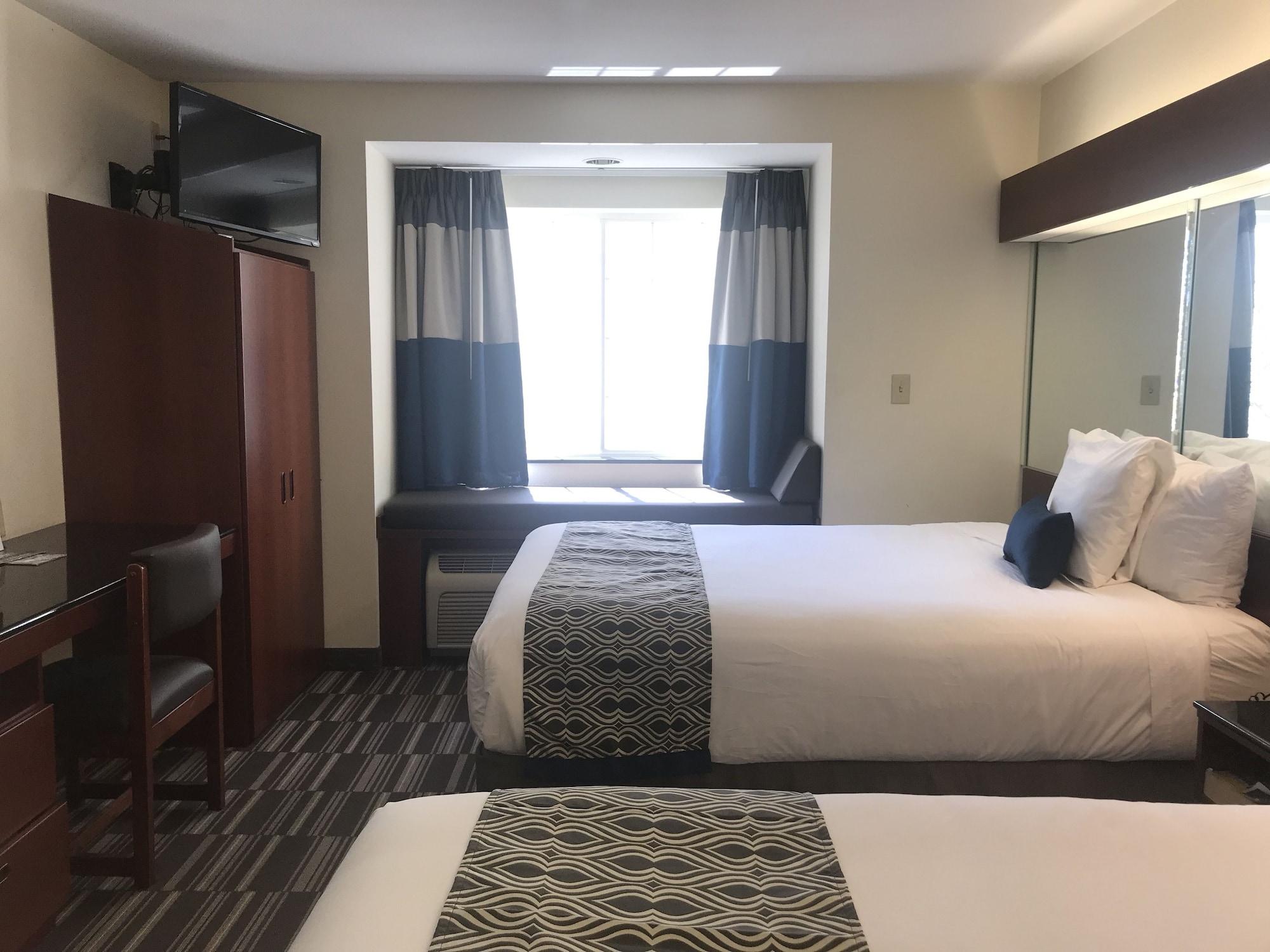 Microtel Inn & Suites By Wyndham Indianapolis Airport Exterior foto