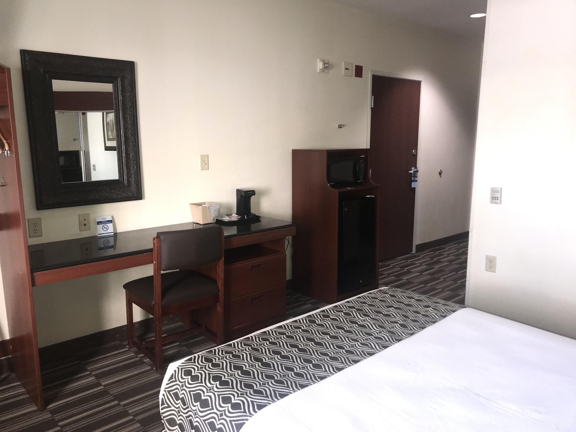 Microtel Inn & Suites By Wyndham Indianapolis Airport Exterior foto
