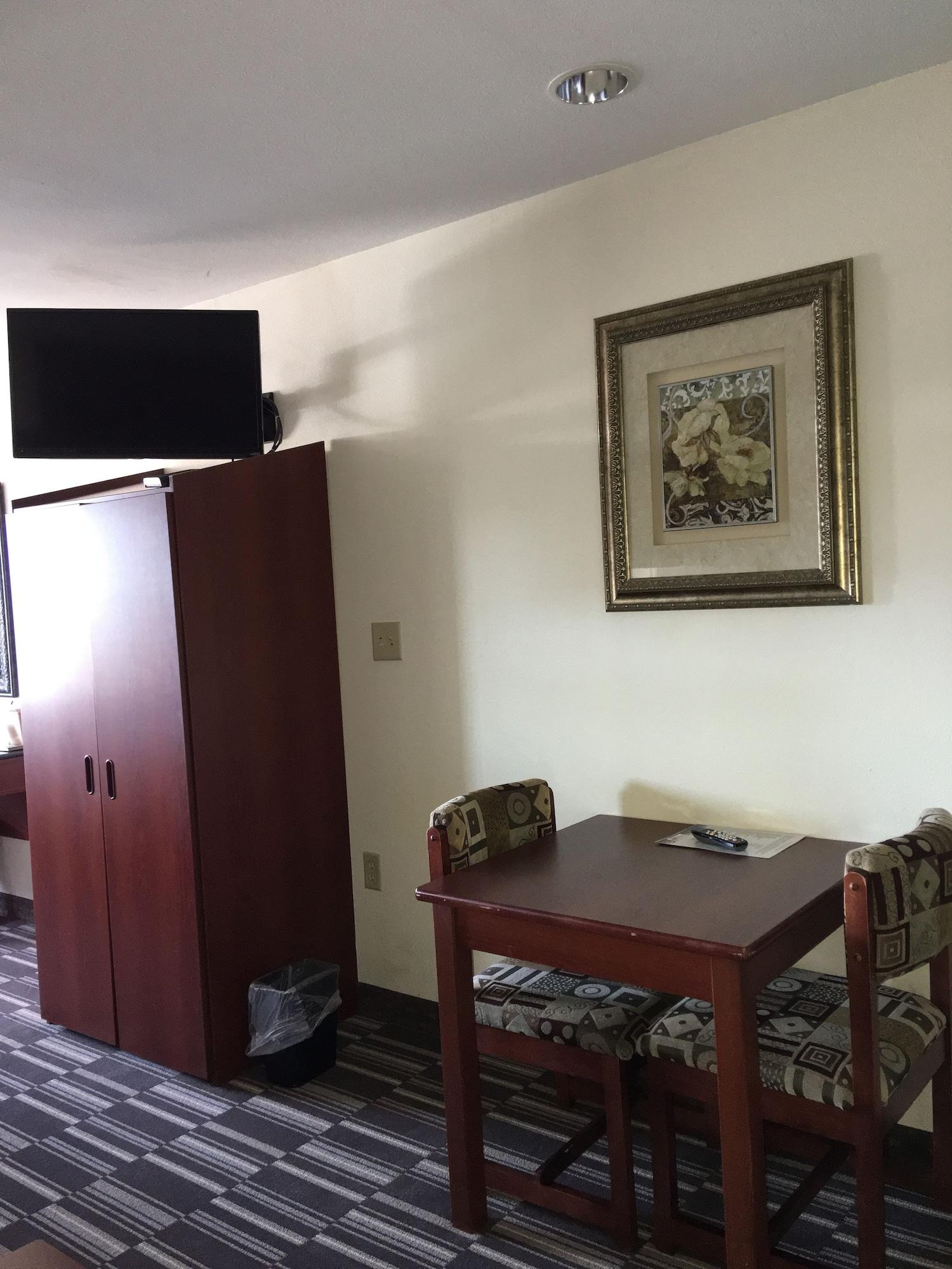 Microtel Inn & Suites By Wyndham Indianapolis Airport Exterior foto