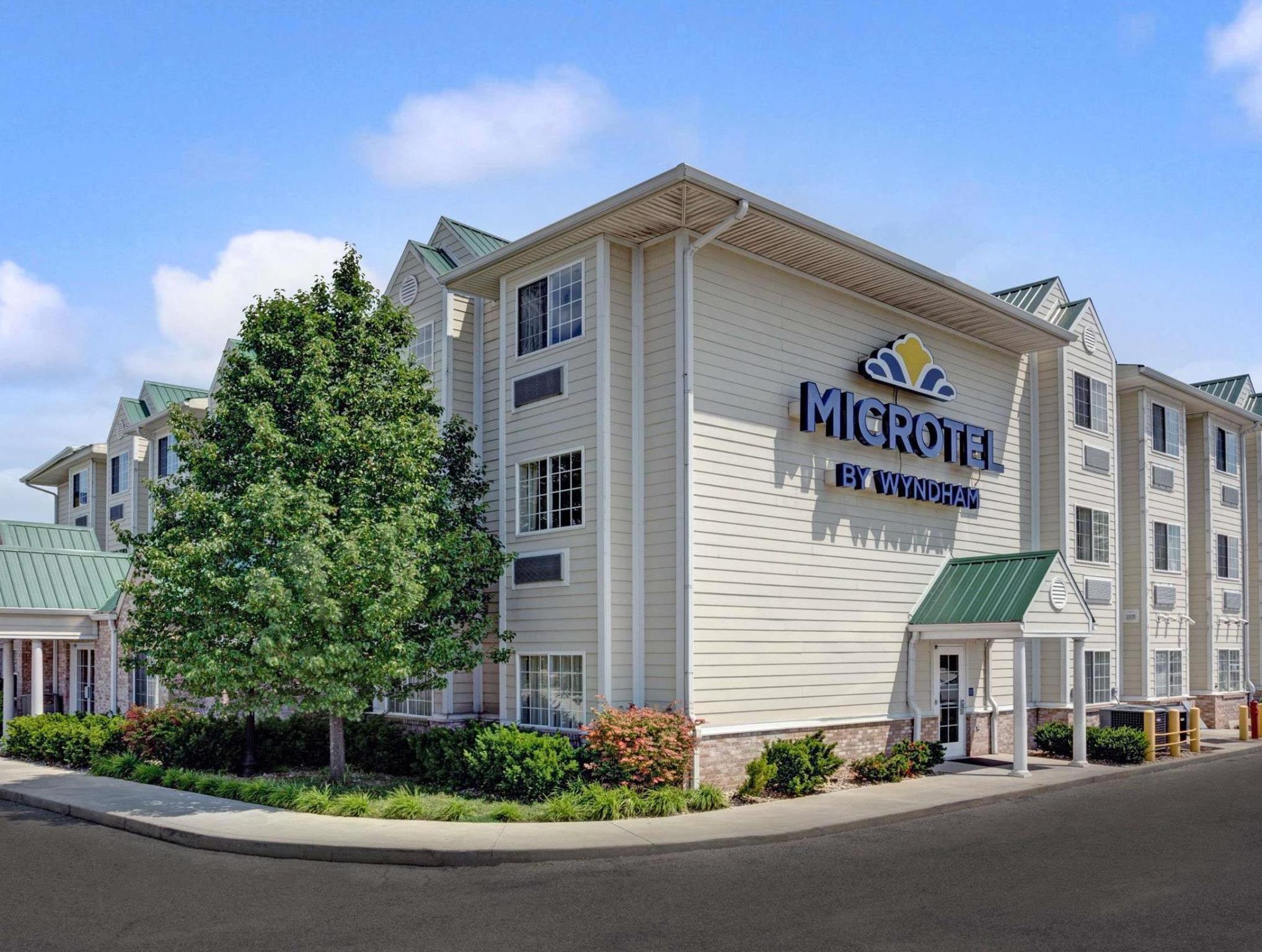 Microtel Inn & Suites By Wyndham Indianapolis Airport Exterior foto