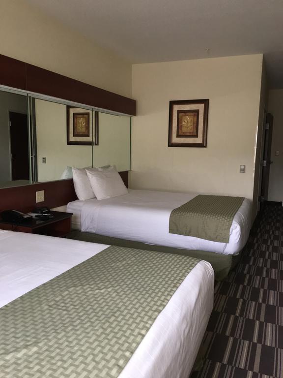 Microtel Inn & Suites By Wyndham Indianapolis Airport Exterior foto