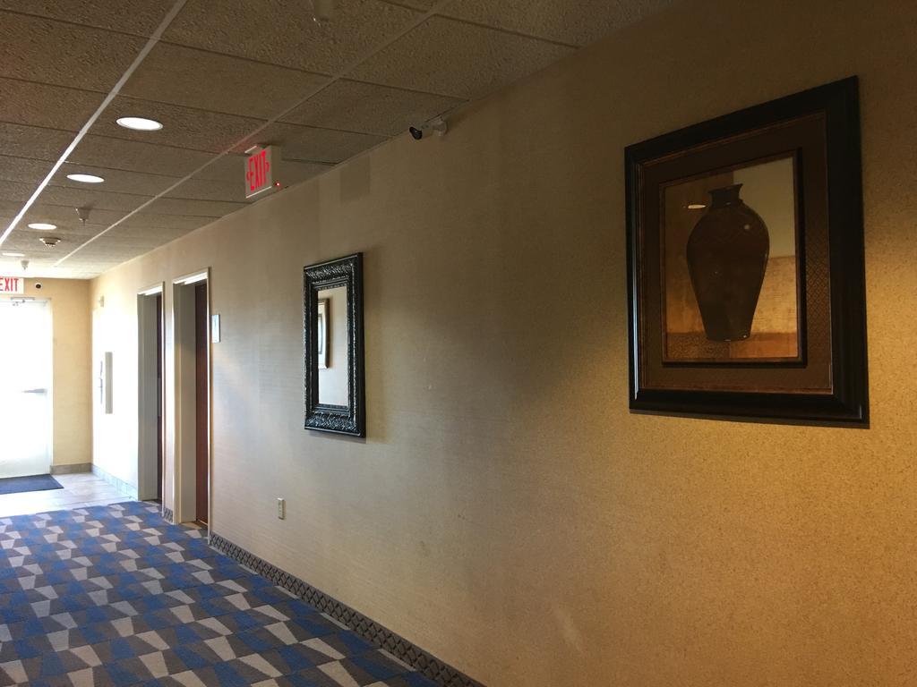 Microtel Inn & Suites By Wyndham Indianapolis Airport Exterior foto