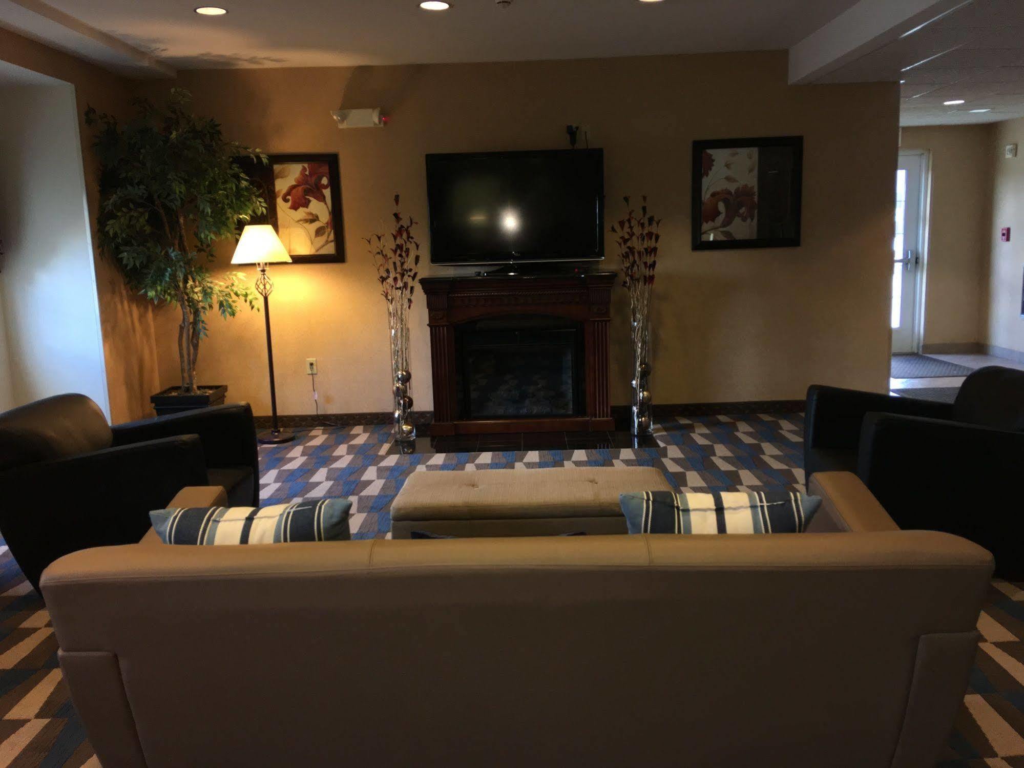 Microtel Inn & Suites By Wyndham Indianapolis Airport Exterior foto
